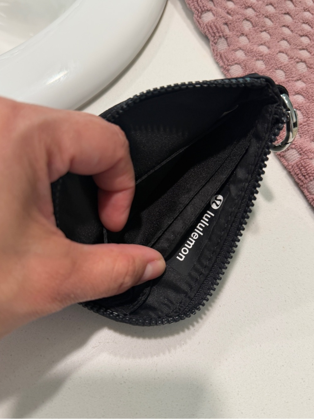Lululemon Black Clippable Card Zip Pouch Wallet - Picture 6 of 6